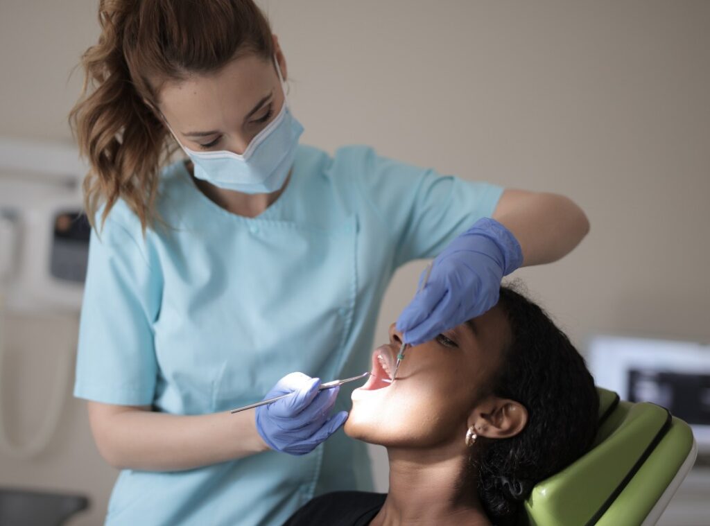 Bone graft treatment at Afyon Ballıpınar Dental Clinic – bone augmentation with graft material prior to dental implant placement.