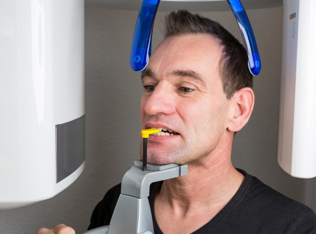 Cephalometric X-ray at Afyon Ballıpınar Dental Clinic – digital imaging for orthodontic jaw and teeth measurements.