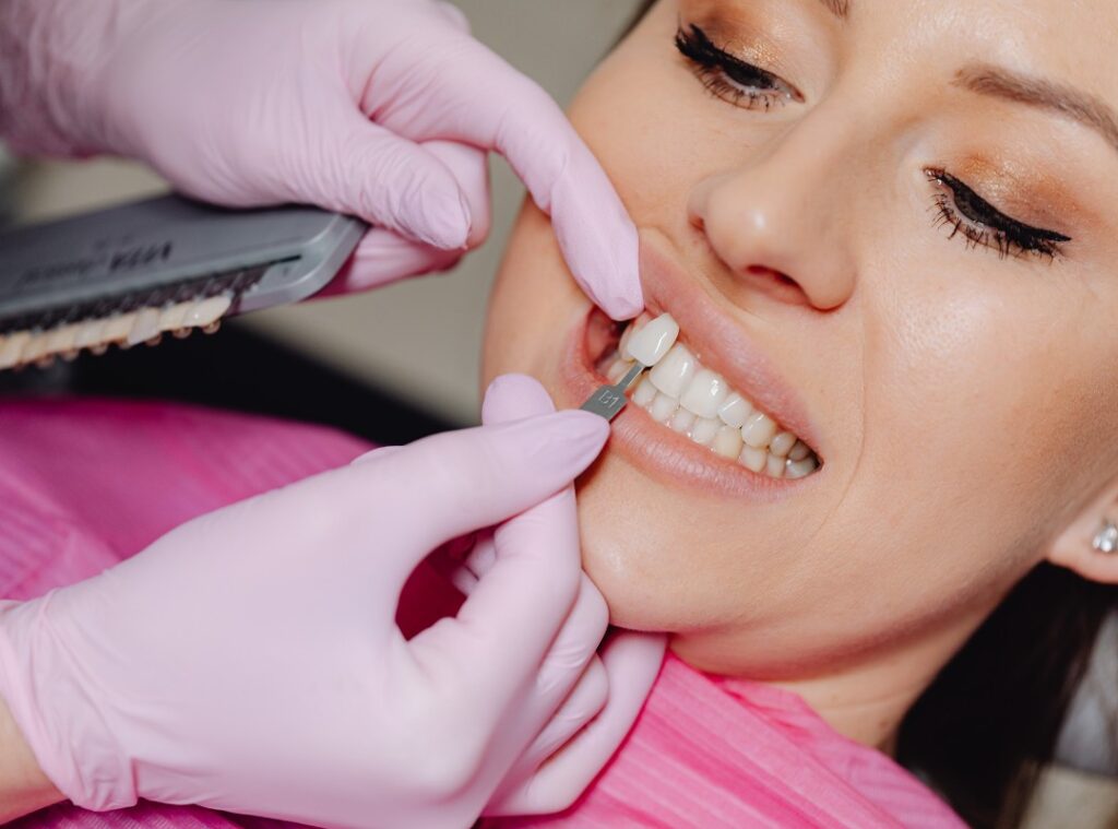 Dental crown treatment at Afyon Ballıpınar Dental Clinic – aesthetic and healthy smiles with durable crown applications