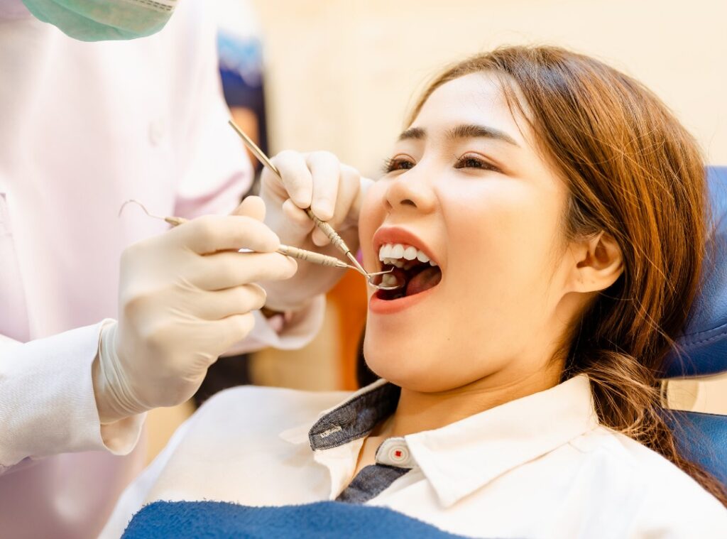 Membrane treatment at Afyon Ballıpınar Dental Clinic – biomaterial application used for bone grafting and pre-implant support.