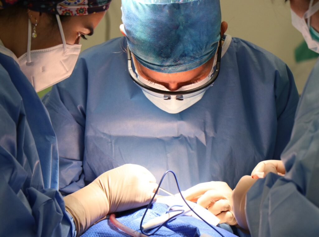 Jaw surgery treatment at Afyon Ballıpınar Dental Clinic – surgical solutions for structural problems in the jaw and oral cavity.