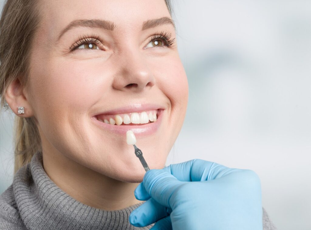 Porcelain dental crown treatment at Afyon Ballıpınar Dental Clinic – strong, durable and natural-looking crowns for an aesthetic smile.