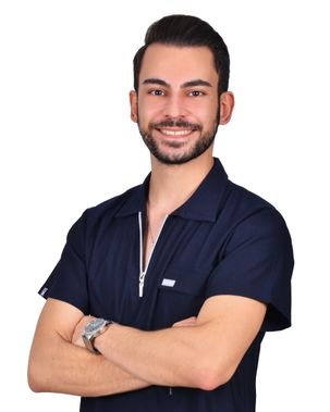 Dr. Çağdaş Uğurlu at Afyon Ballıpınar Dental Polyclinic – preventive and aesthetic dental treatments.