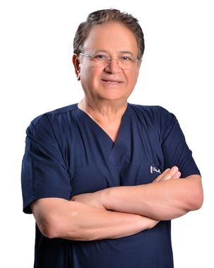 Dr. Nevzat Ballıpınar at Afyon Ballıpınar Dental Polyclinic – general dentistry and aesthetic dental treatments.